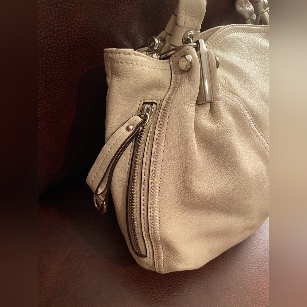 REDUCED NWOT B. Makowsky Cream Leather Shoulder Bag - Picture 6 of 8